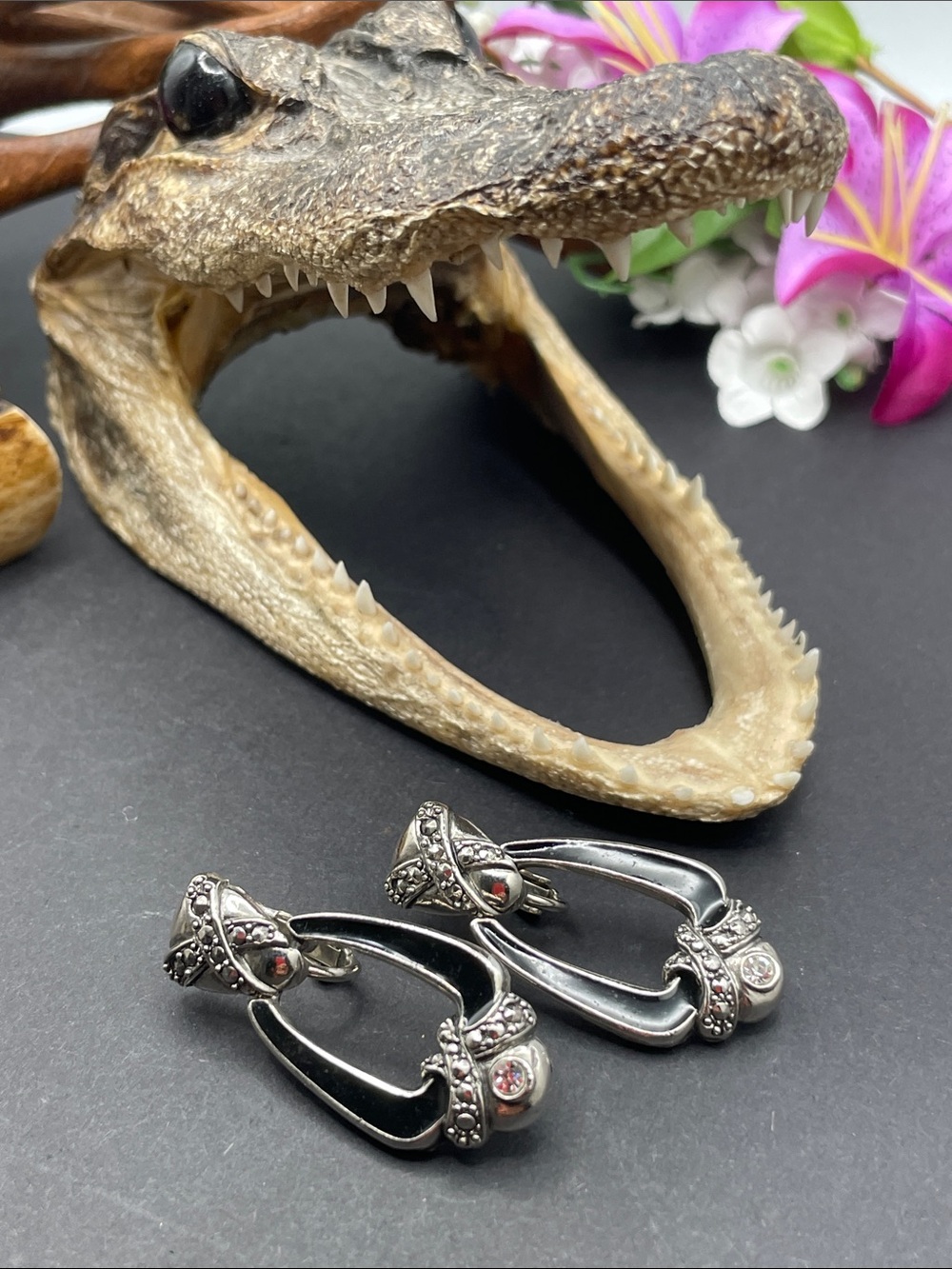 Avon dangle earrings vintage
